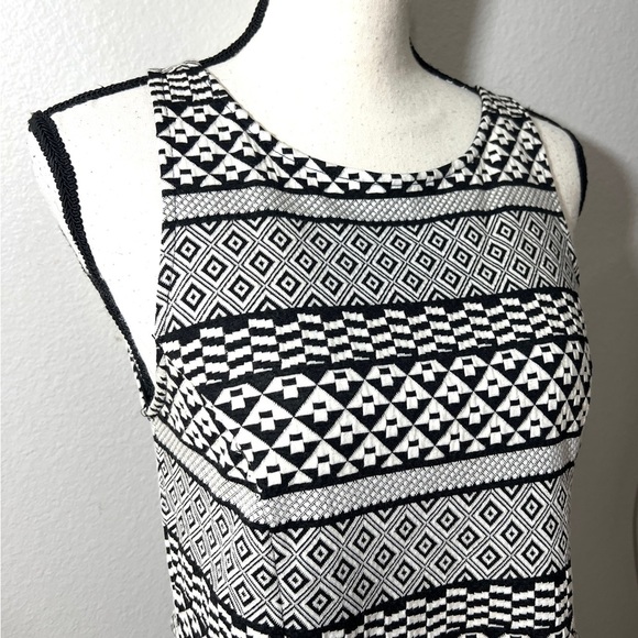 Apt 9 Fit And Flare Dress Size L Black White Geometric Print Sleeveless - Picture 6 of 10